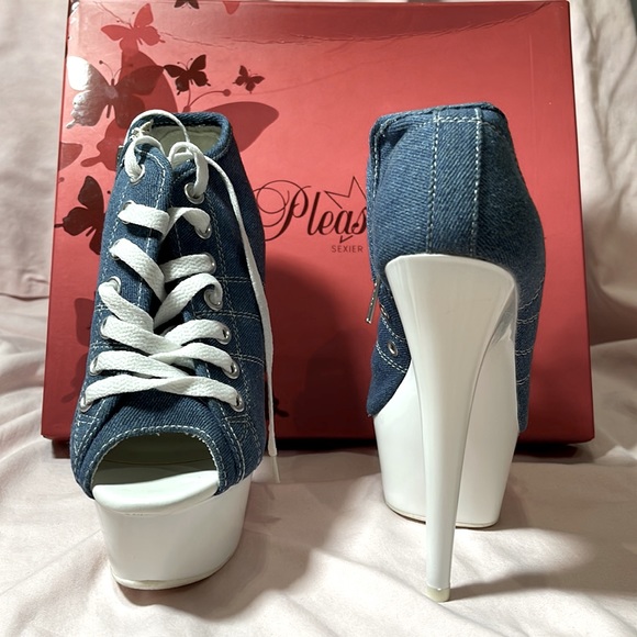 NWT Pleaser Denim blue heels size 6 DEL600 - Picture 2 of 5